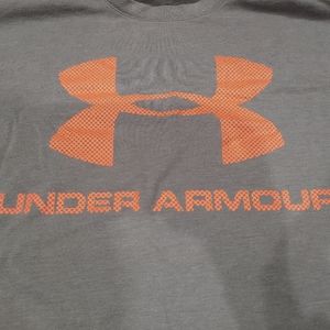 Under Armour tshirt
